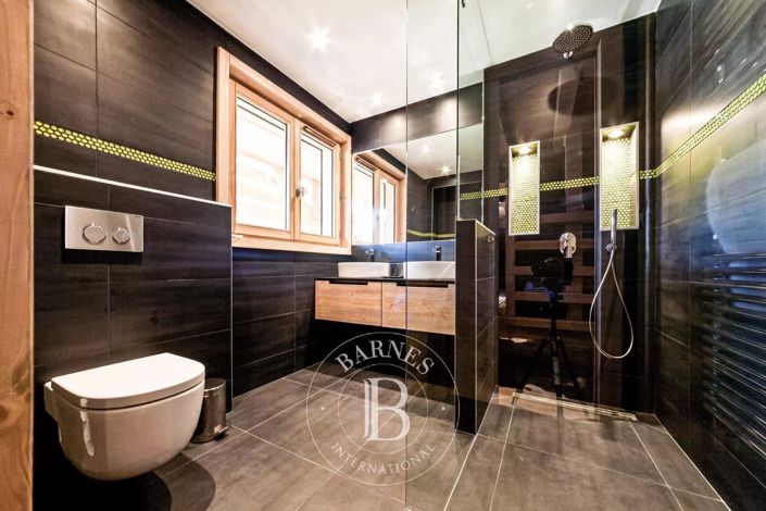 Image No.20-5 Bed Apartment for sale