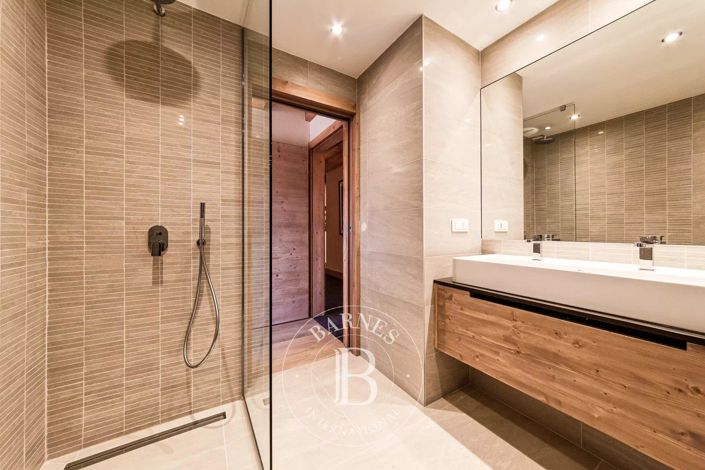 Image No.26-5 Bed Apartment for sale