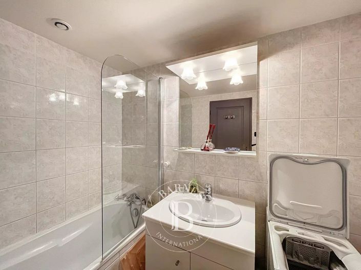 Image No.11-3 Bed Apartment for sale