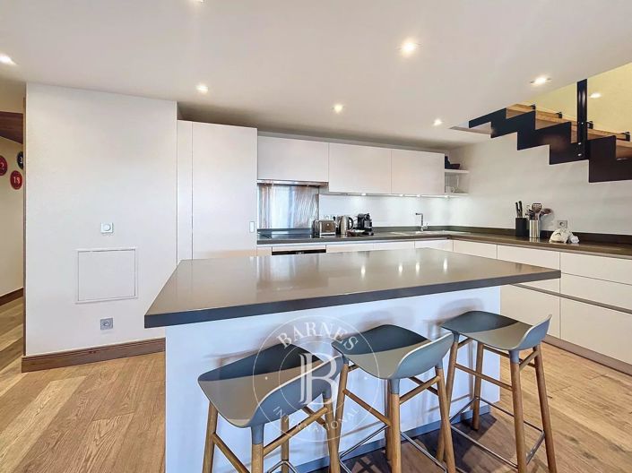 Image No.18-5 Bed Apartment for sale