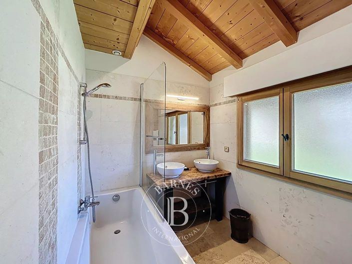 Image No.26-5 Bed House for sale