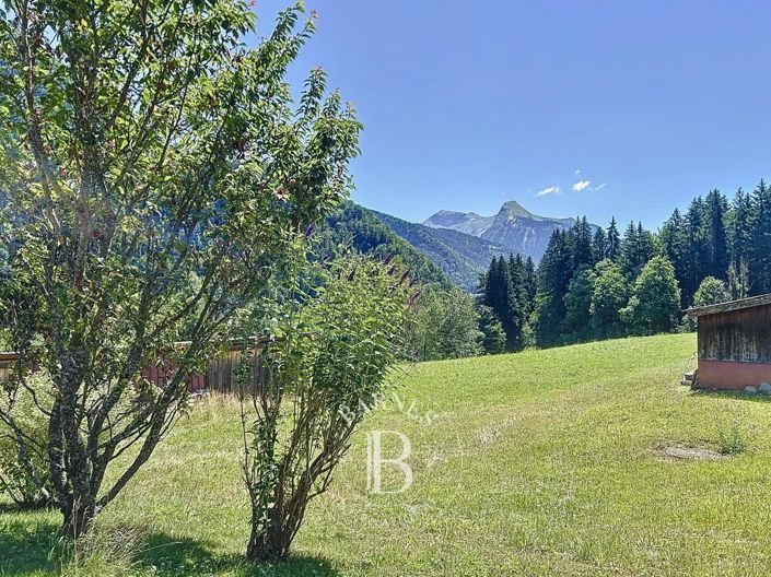 Image No.8-5 Bed House for sale