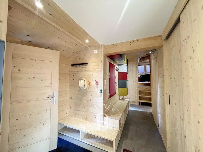 Image No.11-6 Bed House for sale