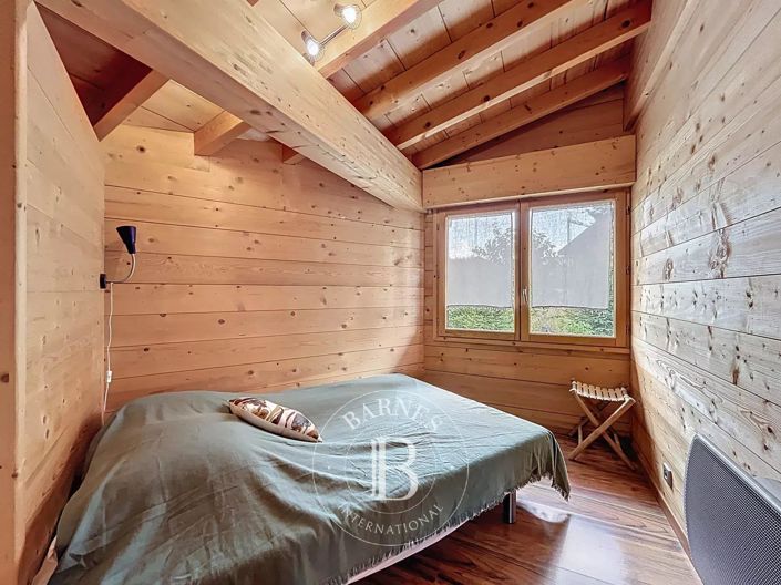 Image No.13-6 Bed House for sale