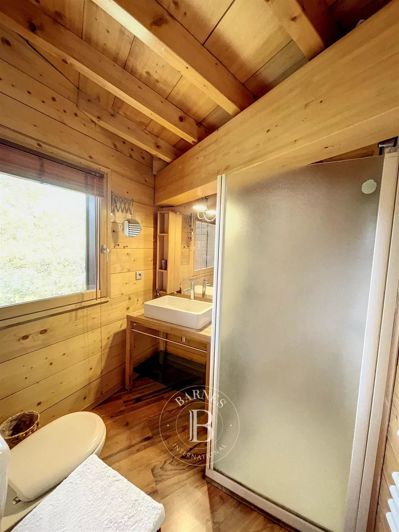 Image No.16-6 Bed House for sale