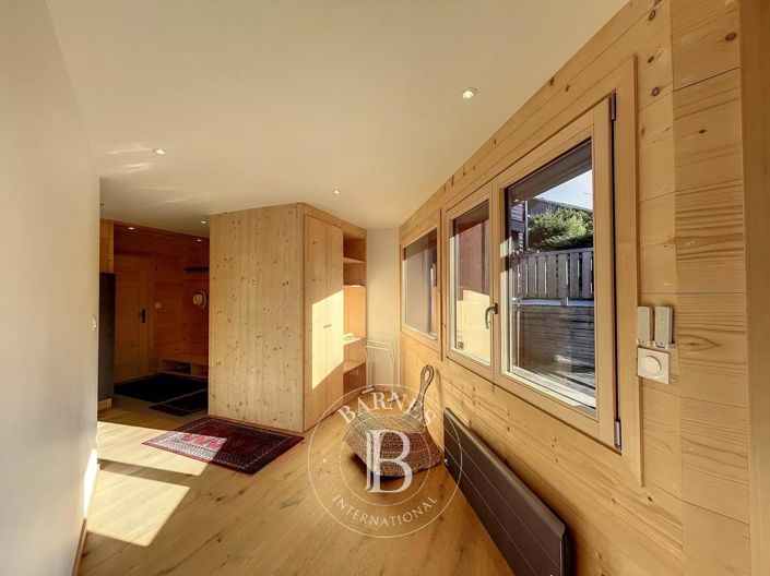 Image No.18-6 Bed House for sale