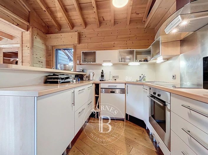 Image No.4-6 Bed House for sale