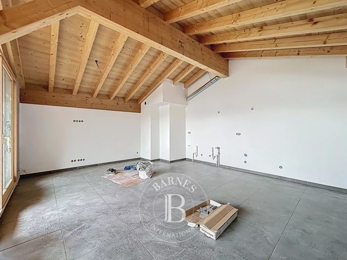 Image No.1-4 Bed Apartment for sale