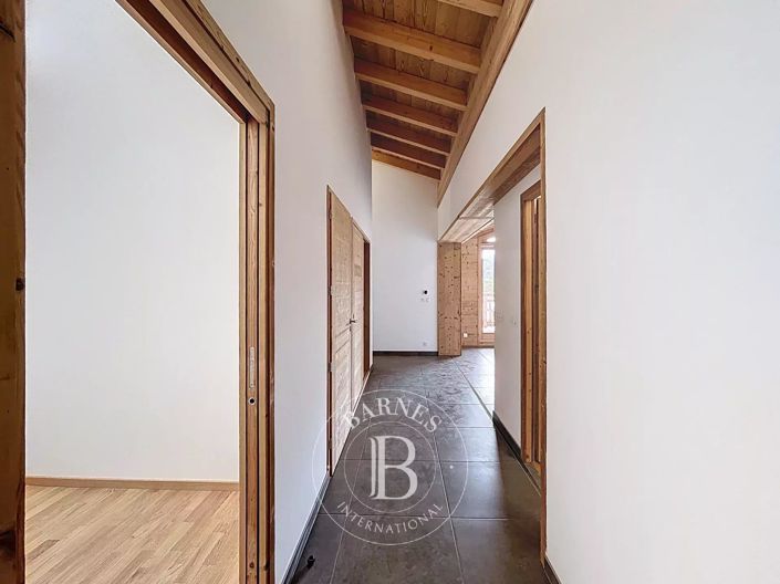 Image No.17-4 Bed Apartment for sale