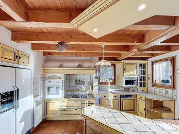 Image No.10-4 Bed House for sale