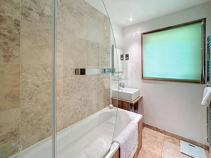 Image No.10-3 Bed House for sale