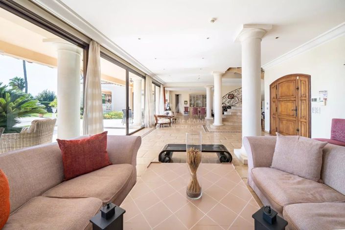 Image No.10-5 Bed House for sale