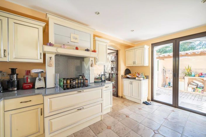 Image No.14-5 Bed House for sale