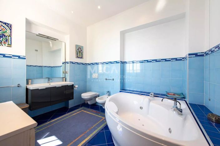 Image No.12-6 Bed House for sale