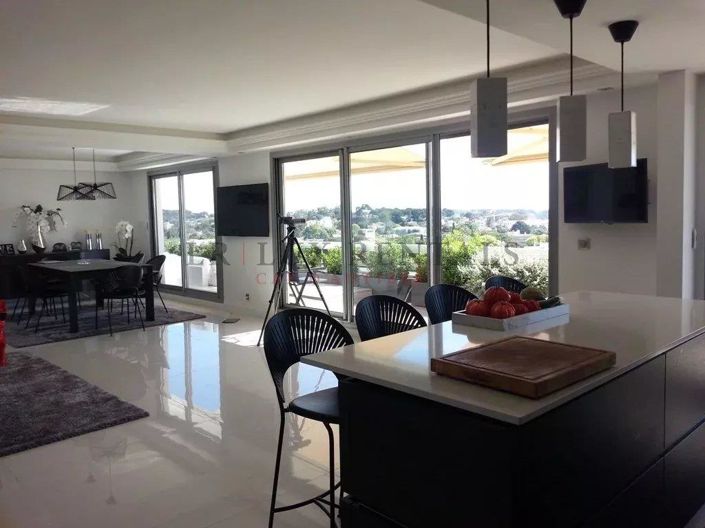 Image No.8-3 Bed Apartment for sale