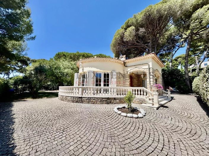 Image No.2-4 Bed House for sale