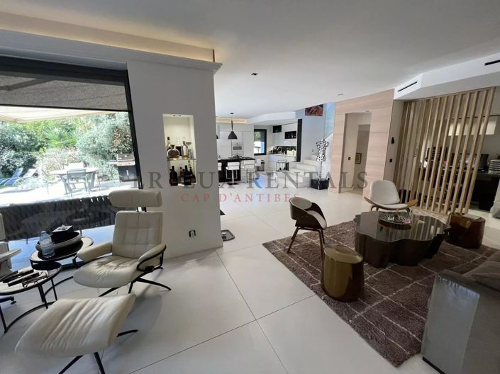 Image No.12-4 Bed House for sale