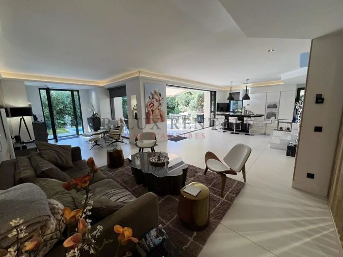 Image No.6-4 Bed House for sale