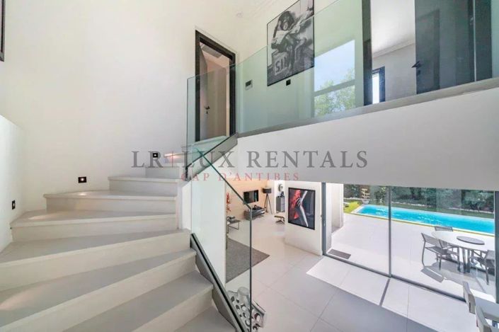 Image No.7-4 Bed House for sale