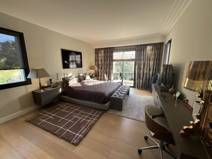 Image No.8-4 Bed House for sale