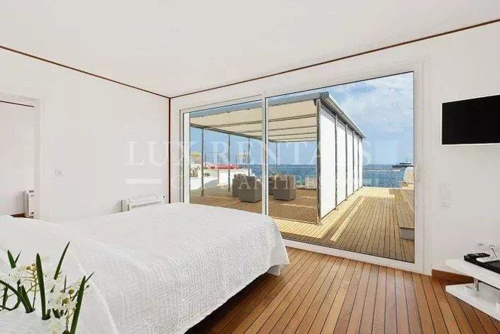 Image No.11-3 Bed House for sale