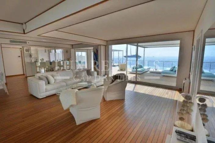 Image No.6-3 Bed House for sale