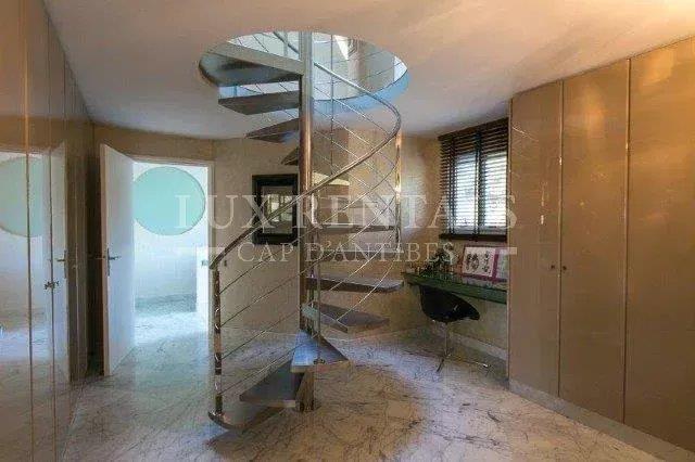 Image No.15-5 Bed House for sale