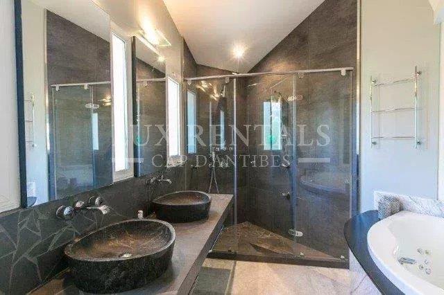 Image No.19-5 Bed House for sale