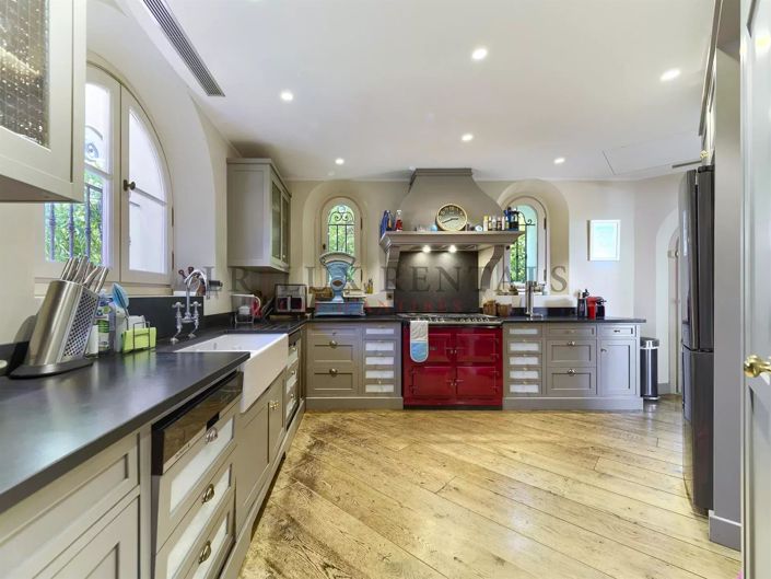 Image No.10-4 Bed House for sale