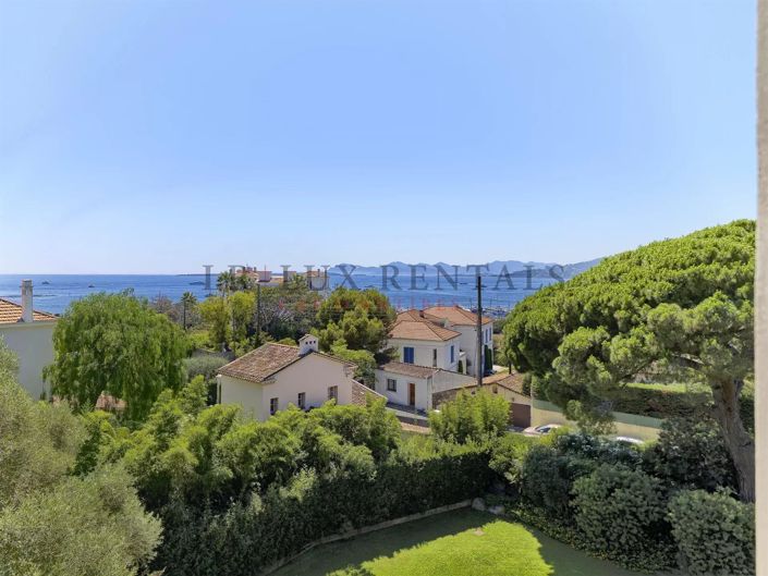 Image No.24-4 Bed House for sale