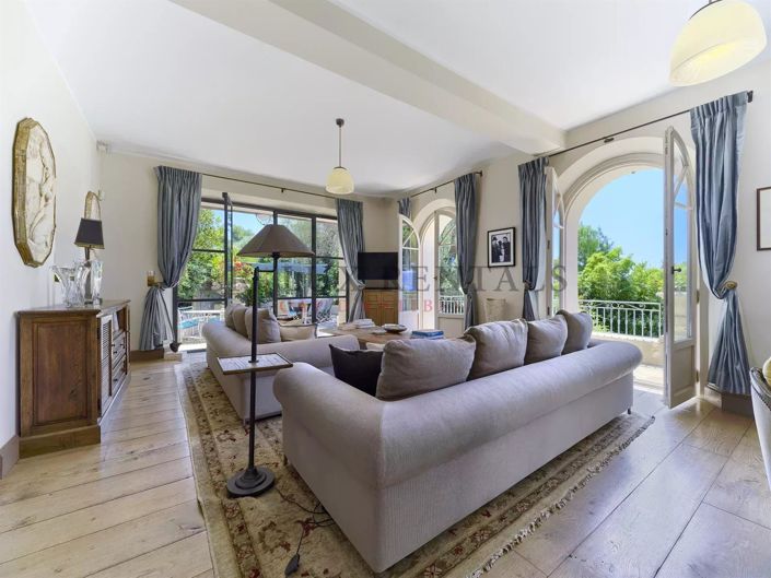 Image No.6-4 Bed House for sale