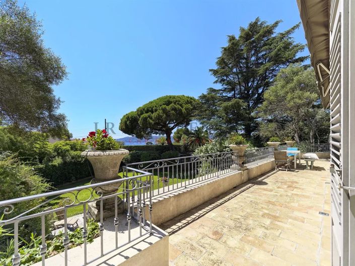 Image No.8-4 Bed House for sale