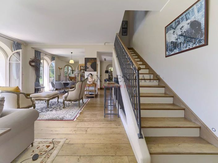 Image No.9-4 Bed House for sale