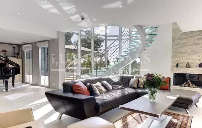 Image No.3-7 Bed House for sale