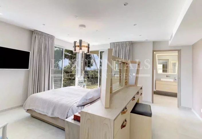 Image No.4-7 Bed House for sale