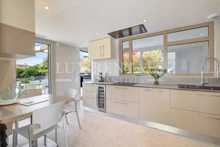 Image No.6-7 Bed House for sale