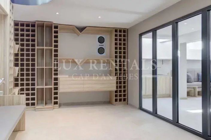 Image No.7-7 Bed House for sale