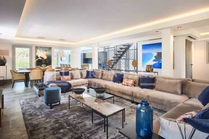 Image No.4-5 Bed House for sale