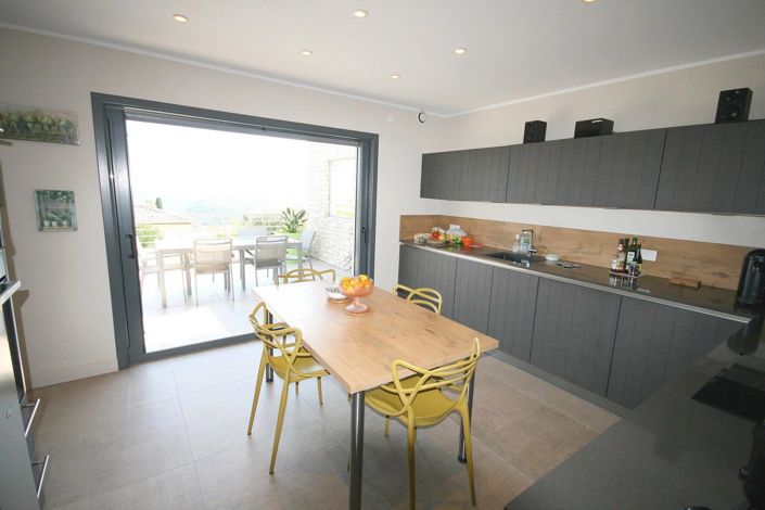 Image No.11-4 Bed House for sale