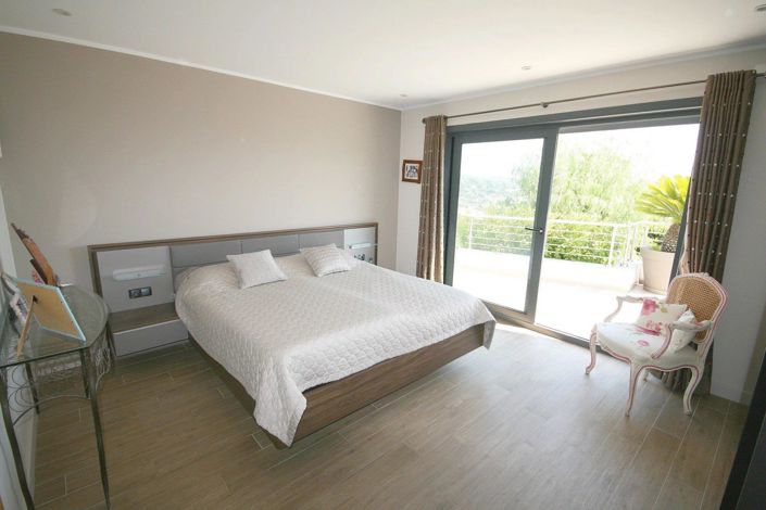 Image No.13-4 Bed House for sale