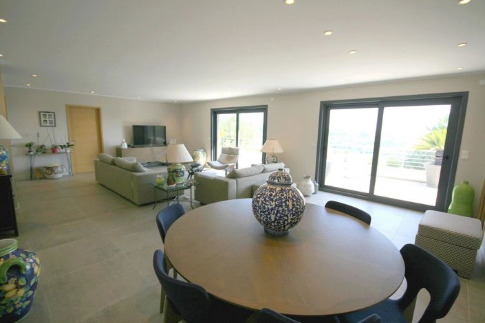 Image No.9-4 Bed House for sale