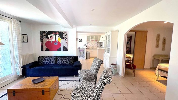 Image No.8-4 Bed House for sale