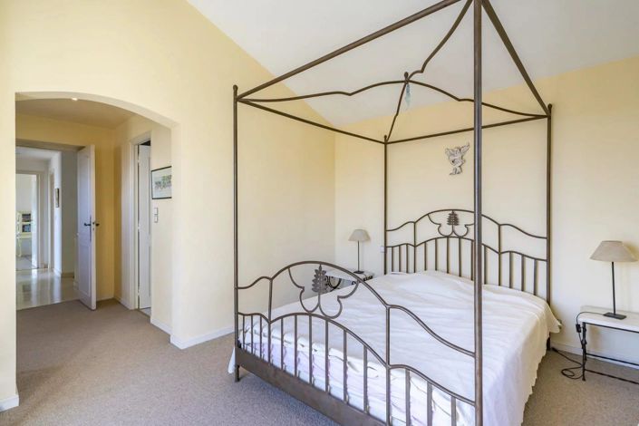 Image No.11-5 Bed House for sale