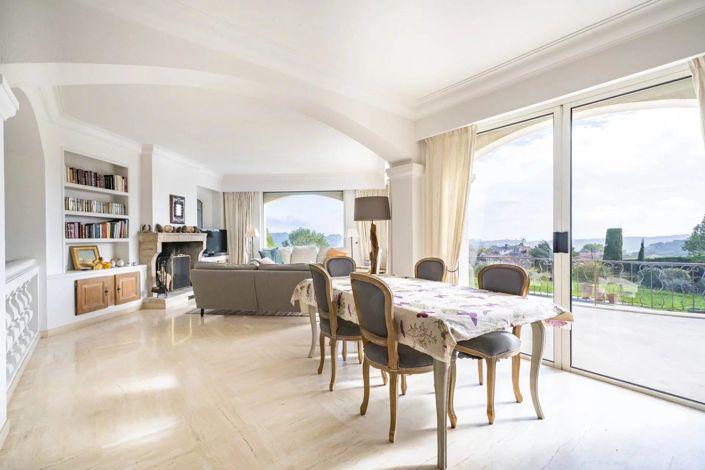 Image No.6-5 Bed House for sale