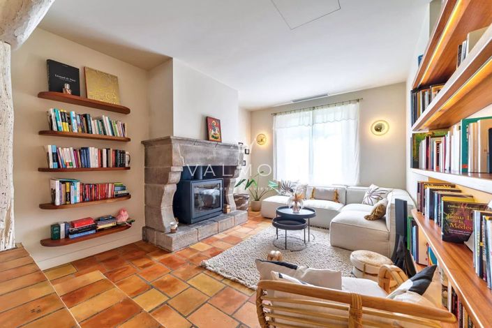 Image No.11-5 Bed House for sale