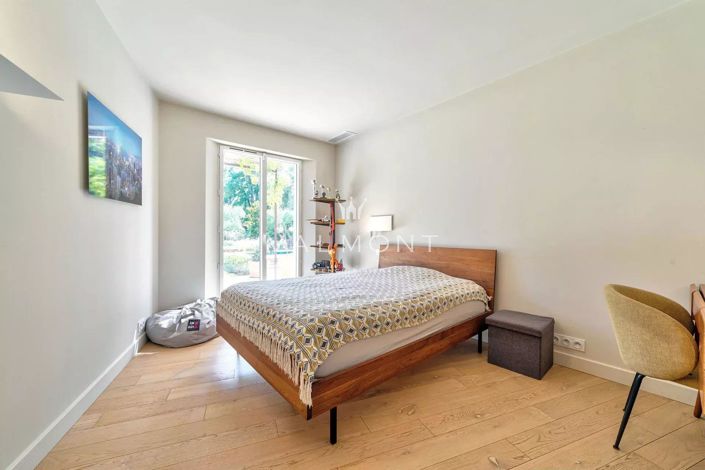 Image No.22-5 Bed House for sale