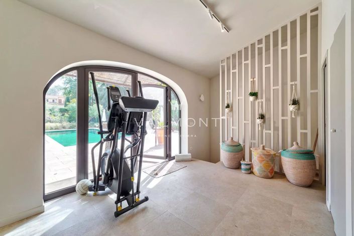 Image No.23-5 Bed House for sale