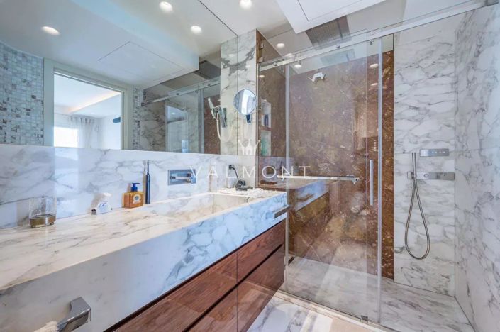 Image No.18-5 Bed House for sale