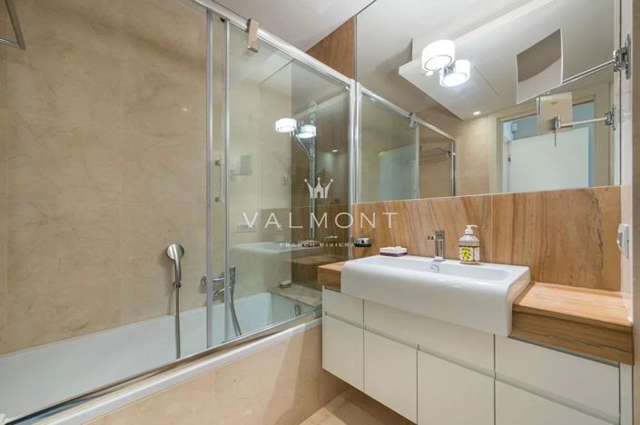 Image No.19-5 Bed House for sale