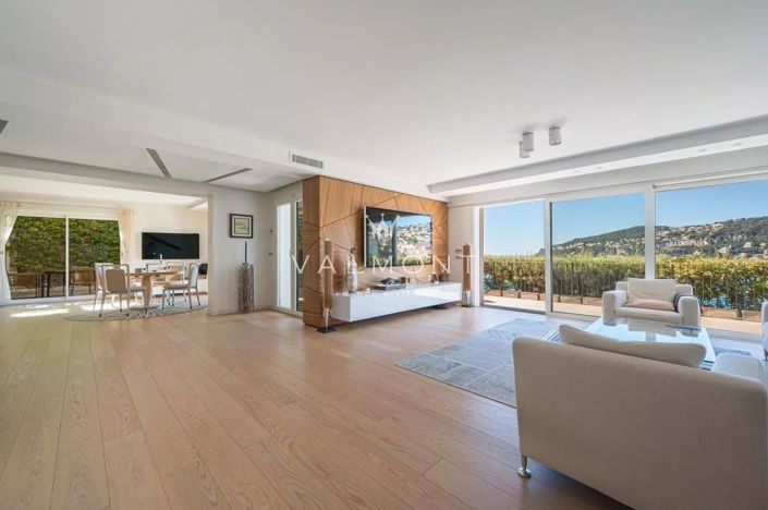 Image No.9-5 Bed House for sale